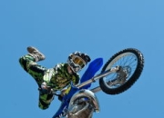 开云棋牌试玩-G2横扫BLG，Clid团战一打五八强赛3:0