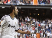 开云棋牌试玩-赛道风暴，阿斯顿马丁横扫哈斯，皮亚斯特里状态火热预示新王崛起？