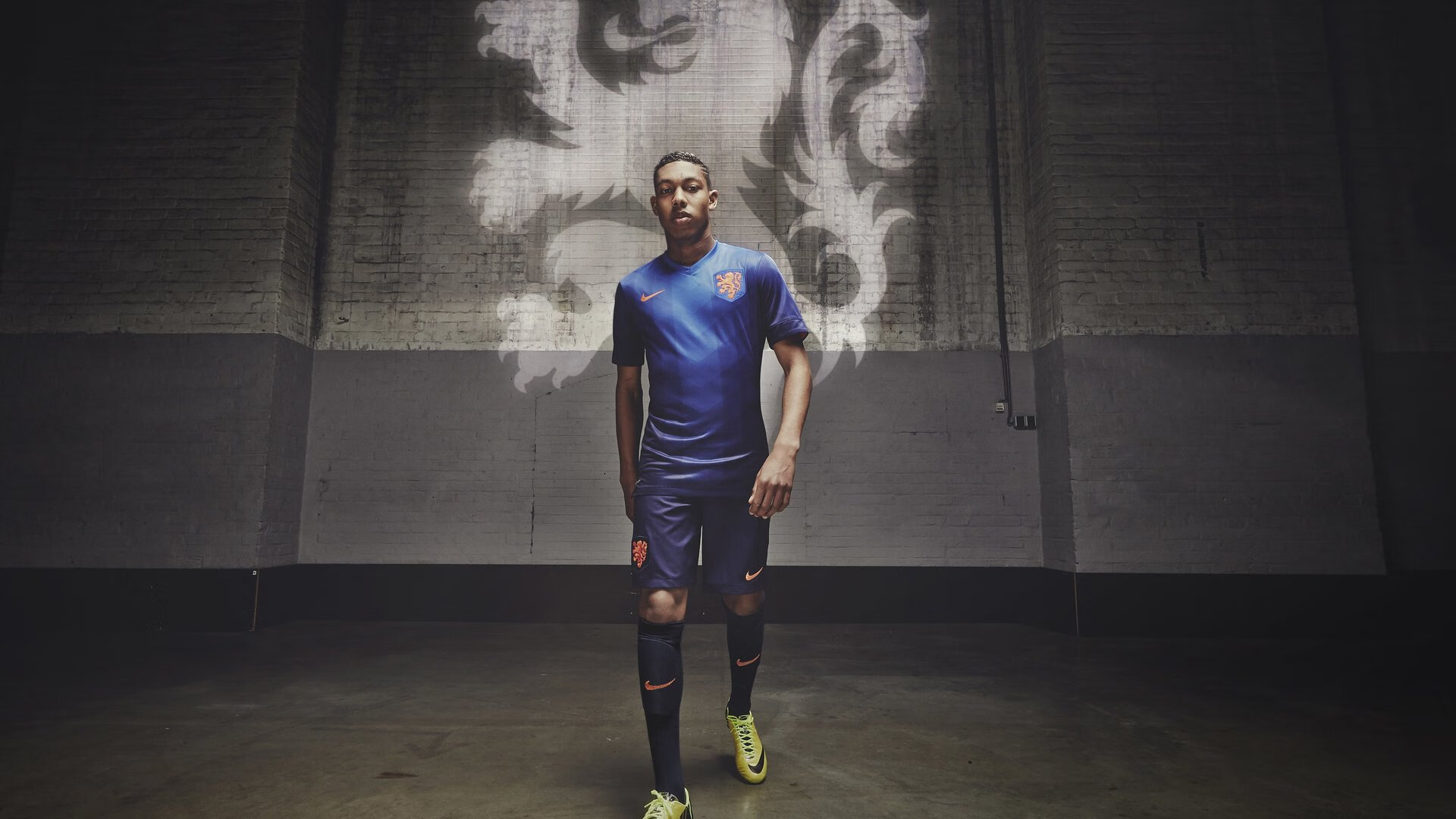 阿什拉夫爆发点燃战局，乌克兰争冠战逆风胜出法国